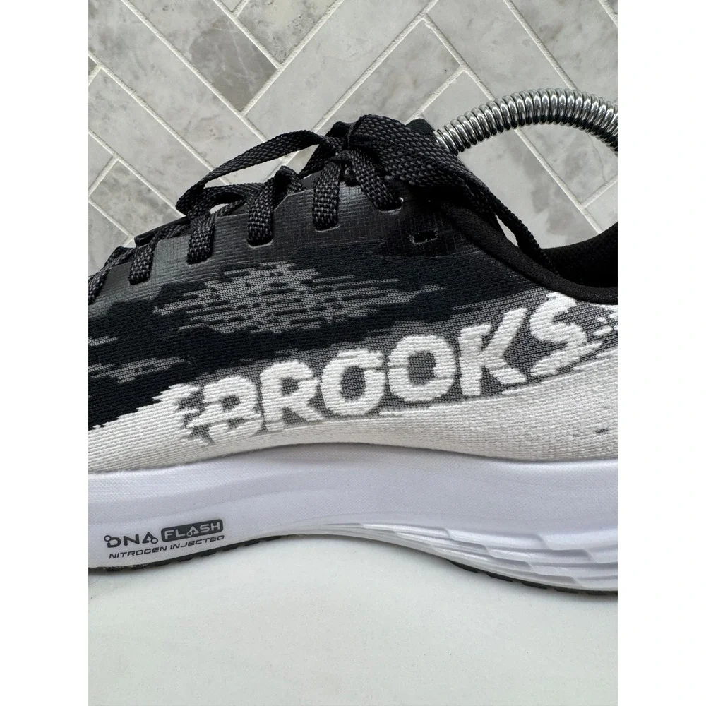 Brooks Launch 11 Running Shoes Mens Size 9D 9 D Black White Sneakers Athletic